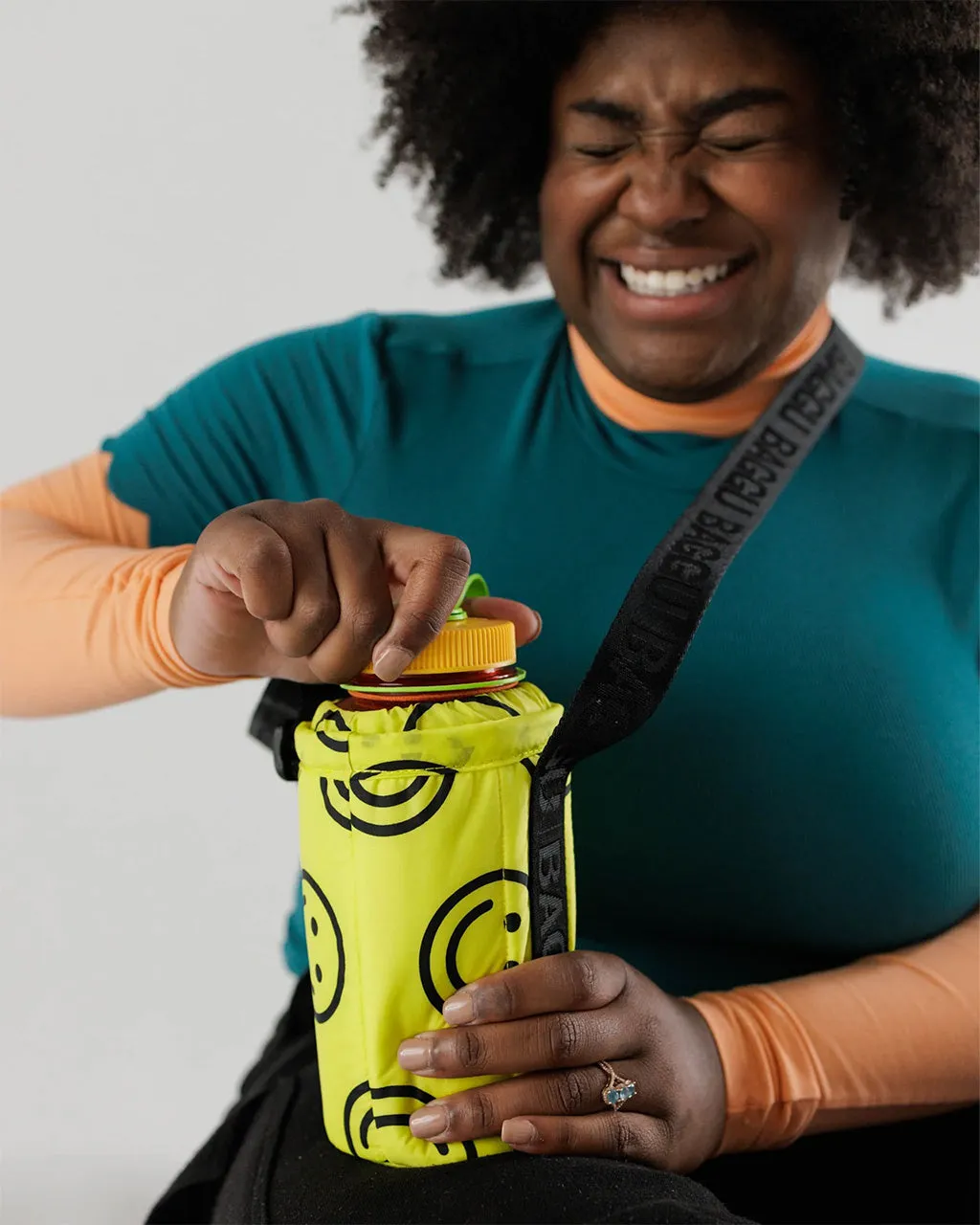 Baggu Puffy Water Bottle Sling