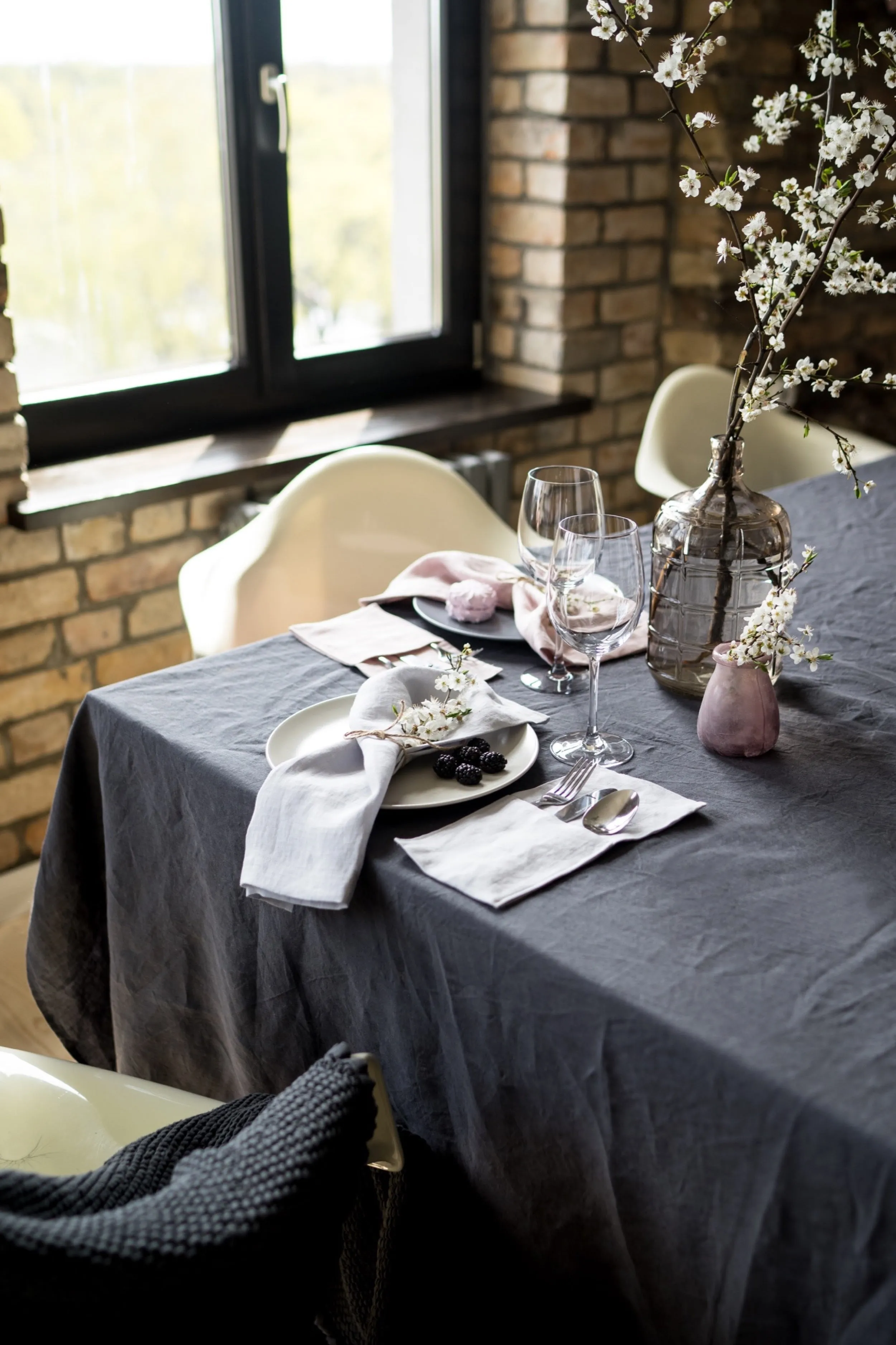 Linen tablecloth - dark gray
