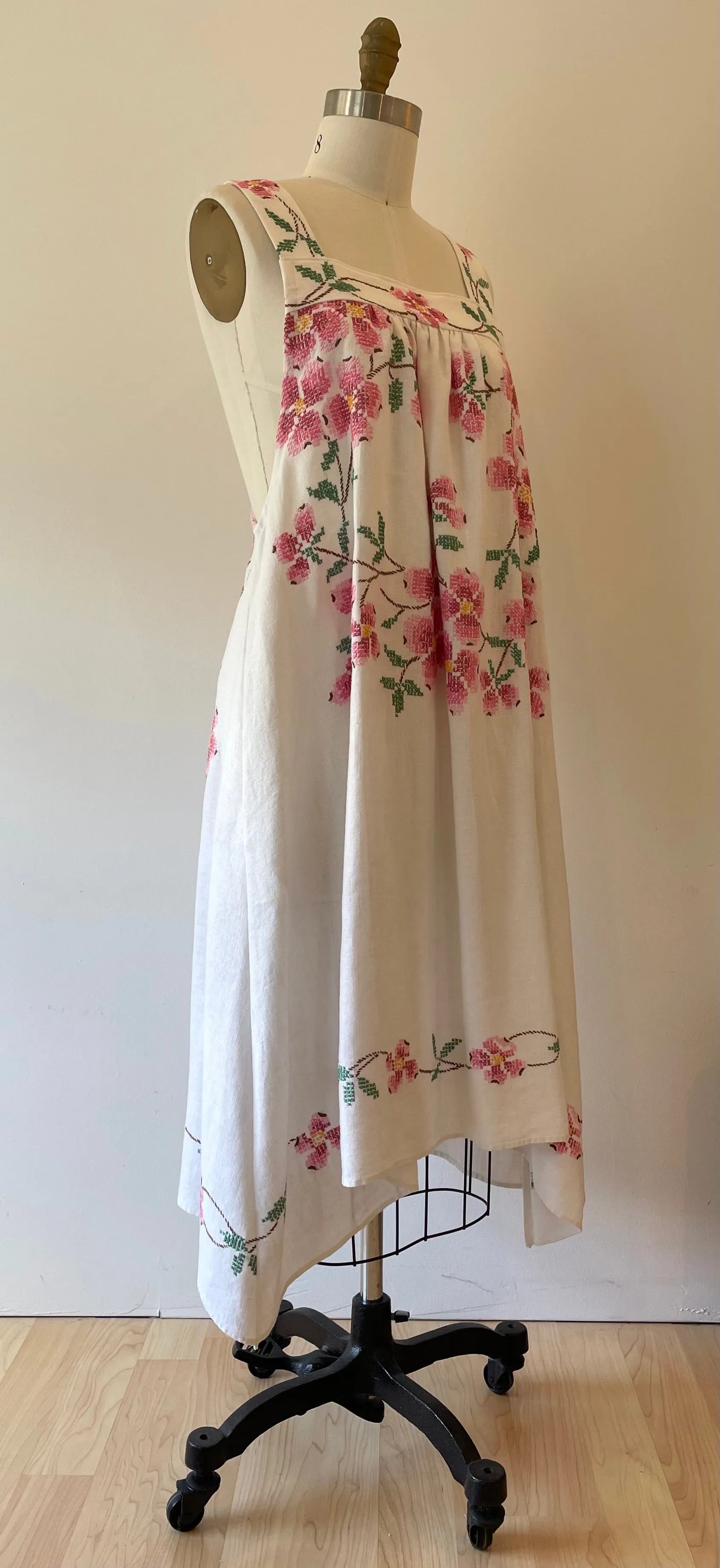 *Pink Dogwood Blossom* ~ Vintage Hand Embroidered Tablecloth Dress ~ Size XL