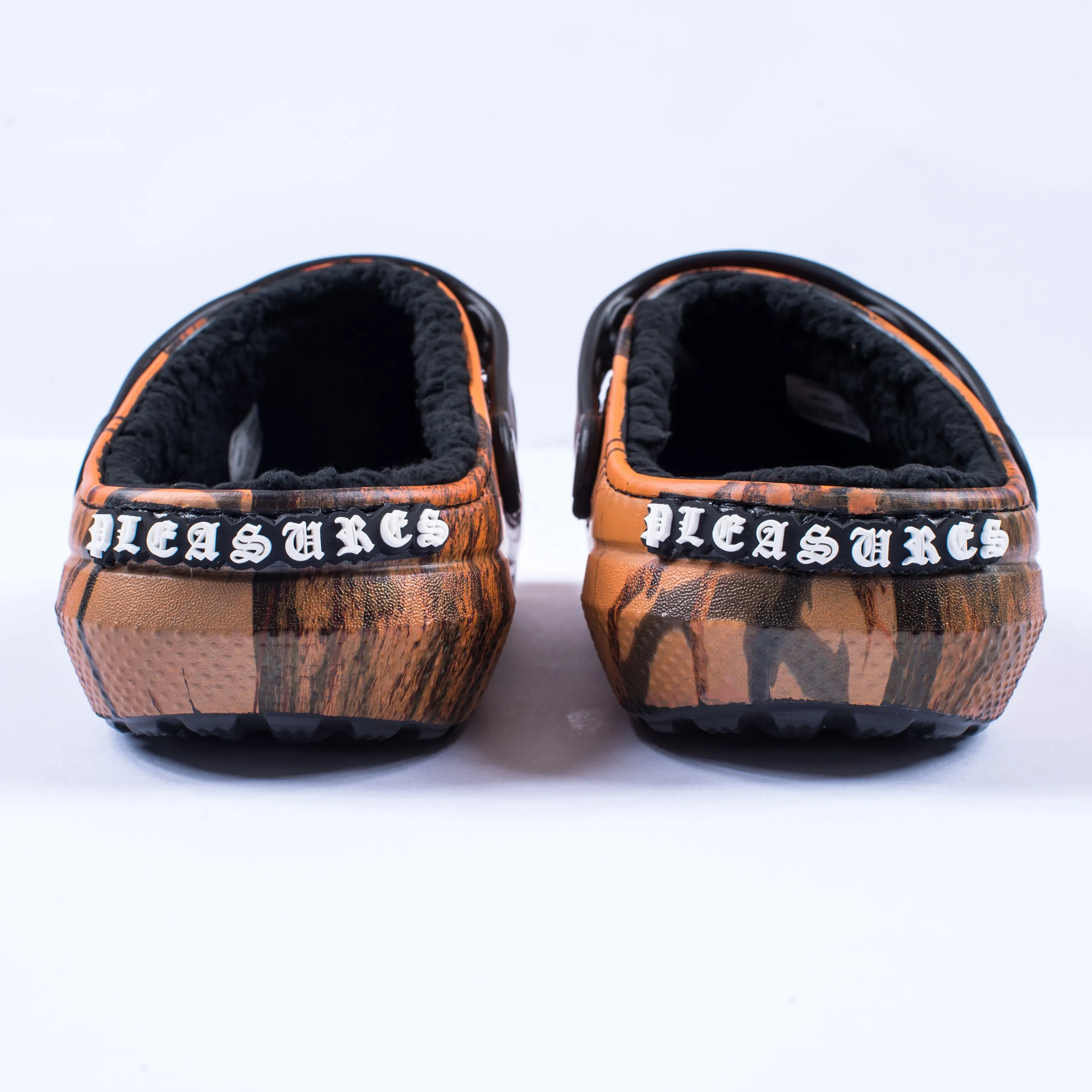 PLEASURES X Crocs Dylan Clog (Camo)