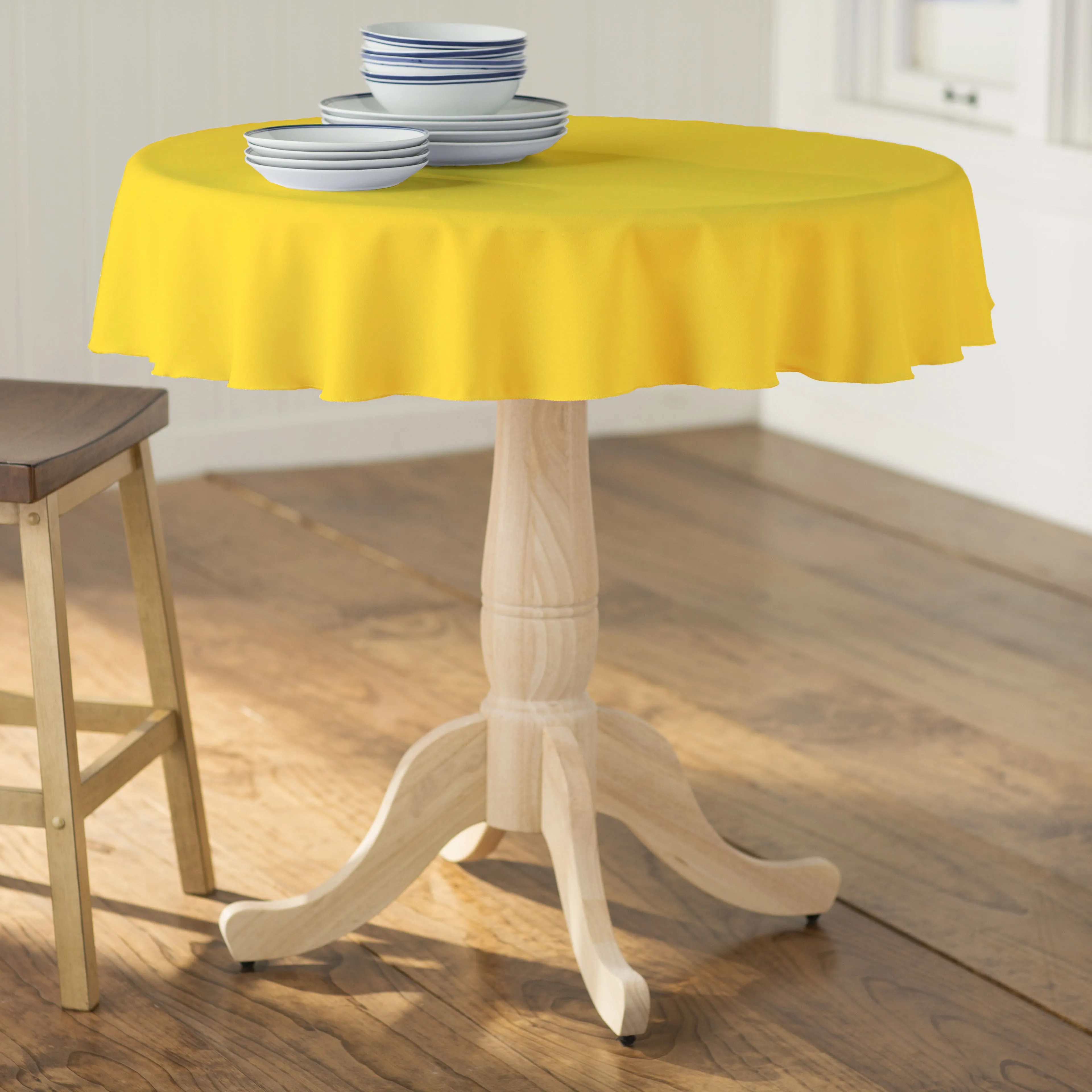Polyester Poplin Round Tablecloth 58-Inch