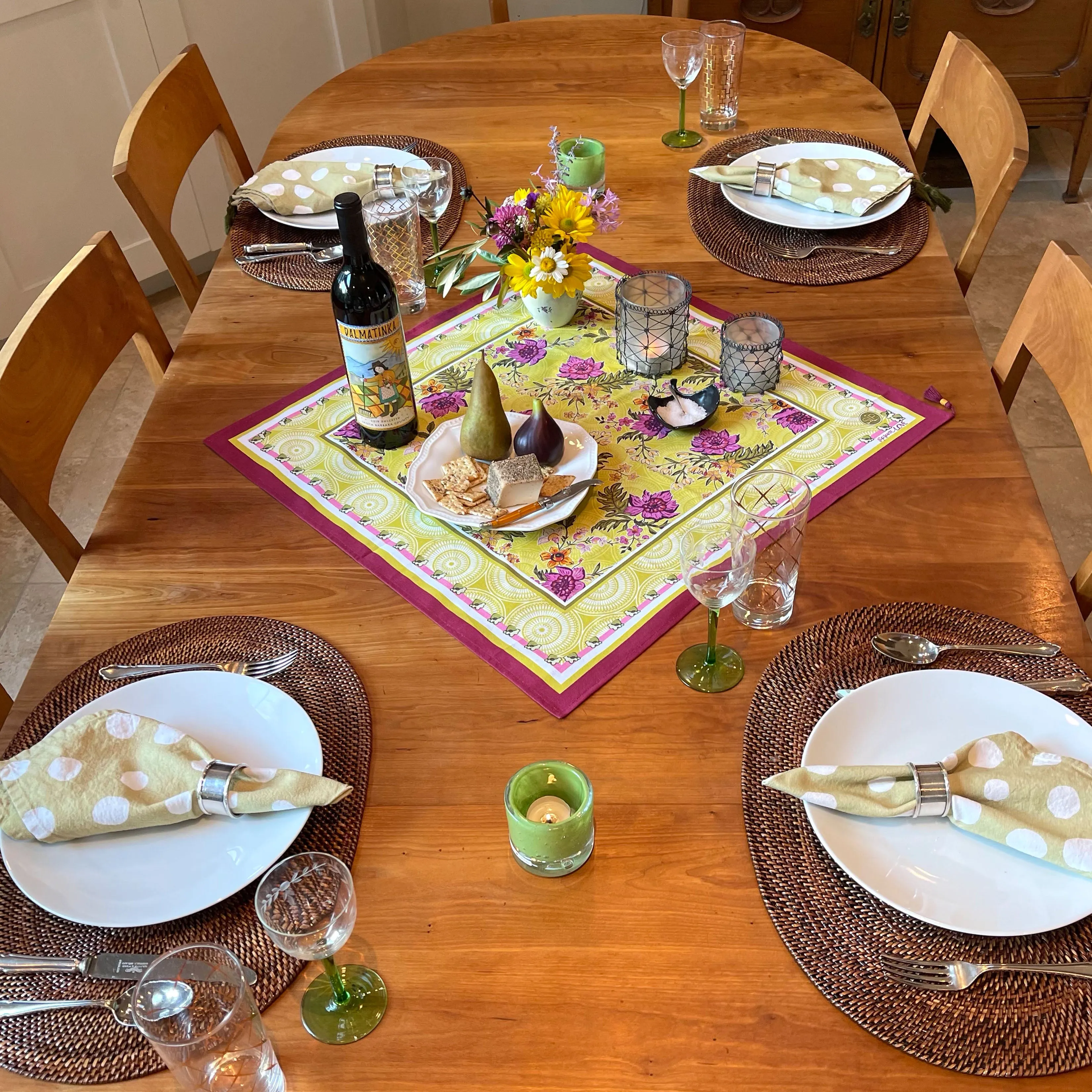 "Bounty" Table Topper